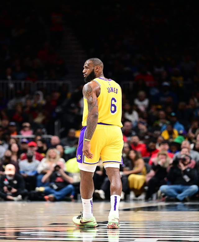 蓉城第90分钟遭扳平！李扬送点，神户点射破门2-2扳平蓉城（蓉城第90分钟遭追平：李扬送点，神户点球命中将比分改写为2-2）