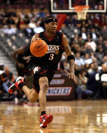 NBA常规赛最佳阵容评选，目前哪些球星打得最好？（NBA常规赛最佳阵容盘点：谁打得最亮眼？）