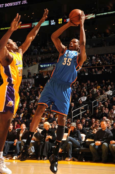 1212 第一天观赛快剪 大家都在吗~~ 有没有拍到你们！ pclpgc2025（1212 首日观赛速剪｜你在镜头里吗？pclpgc2025）