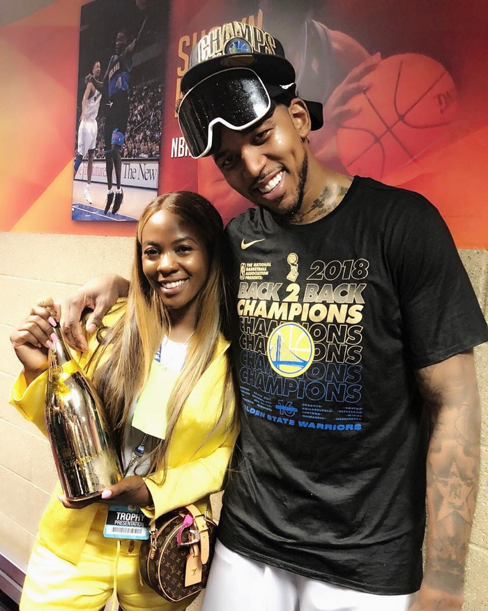 热议中超争冠：争冠悬念基本不在；申花没朋友拿不了冠军（中超夺冠话题升温：冠军归属已无悬念，申花孤立难问鼎）