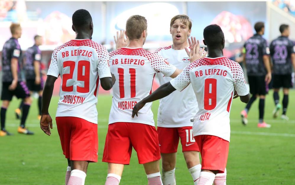 个瞬间就从