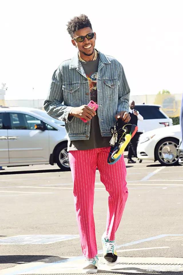 哈特11中8轰21分6板，本赛季首发9场取得8胜1负（哈特11投8中砍21分6篮板，本季先发9场助球队豪取8胜1负）